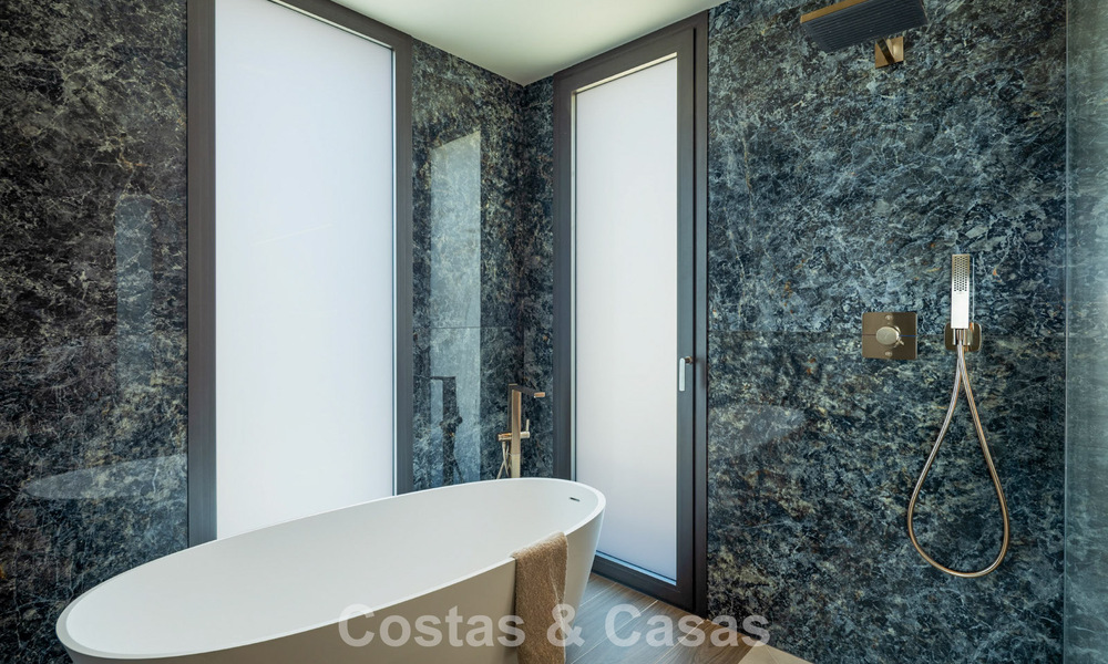 Luxueuse villa neuve, prête à emménager, à vendre dans un prestigieux complexe de golf 5* à Marbella - Benahavis 787437