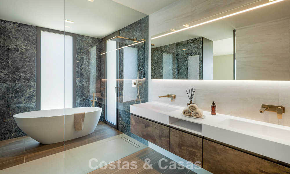 Luxueuse villa neuve, prête à emménager, à vendre dans un prestigieux complexe de golf 5* à Marbella - Benahavis 787438