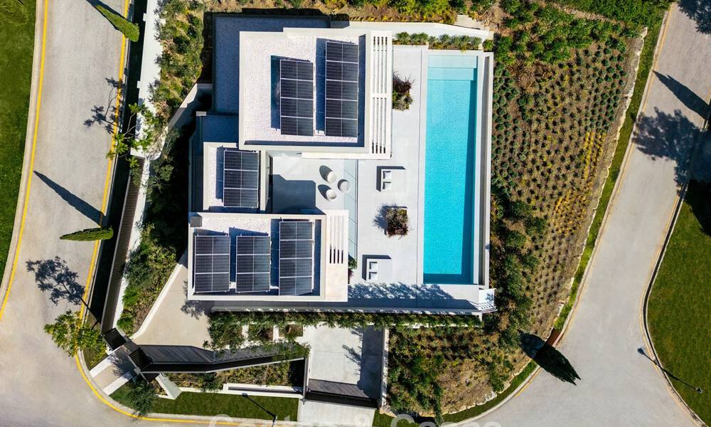 Luxueuse villa neuve, prête à emménager, à vendre dans un prestigieux complexe de golf 5* à Marbella - Benahavis 787455