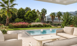 Maison moderne à vendre dans un complexe de golf à l'est du centre de Marbella 787942 