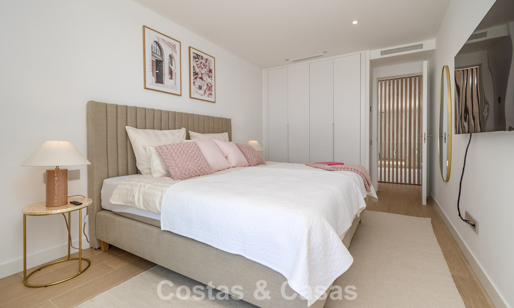 Maison moderne à vendre dans un complexe de golf à l'est du centre de Marbella 787950