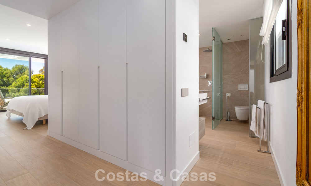 Maison moderne à vendre dans un complexe de golf à l'est du centre de Marbella 787951