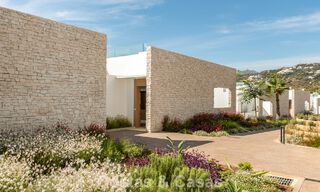 Maison moderne à vendre dans un complexe de golf à l'est du centre de Marbella 787964 