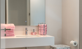 Maison moderne à vendre dans un complexe de golf à l'est du centre de Marbella 787965 