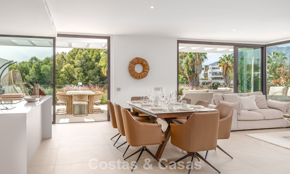 Maison moderne à vendre dans un complexe de golf à l'est du centre de Marbella 787967