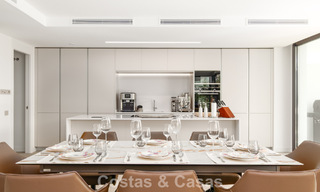 Maison moderne à vendre dans un complexe de golf à l'est du centre de Marbella 787968 