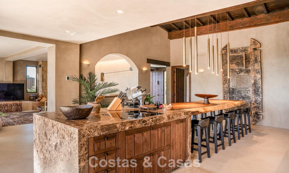 Villa prête à emménager, dans le style chic d'Ibiza, avec vue sur la mer, à vendre sur le nouveau Golden Mile entre Marbella et Estepona 787778