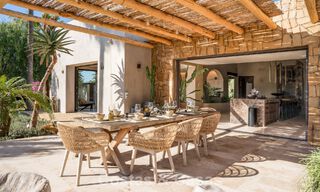 Villa prête à emménager, dans le style chic d'Ibiza, avec vue sur la mer, à vendre sur le nouveau Golden Mile entre Marbella et Estepona 787781 
