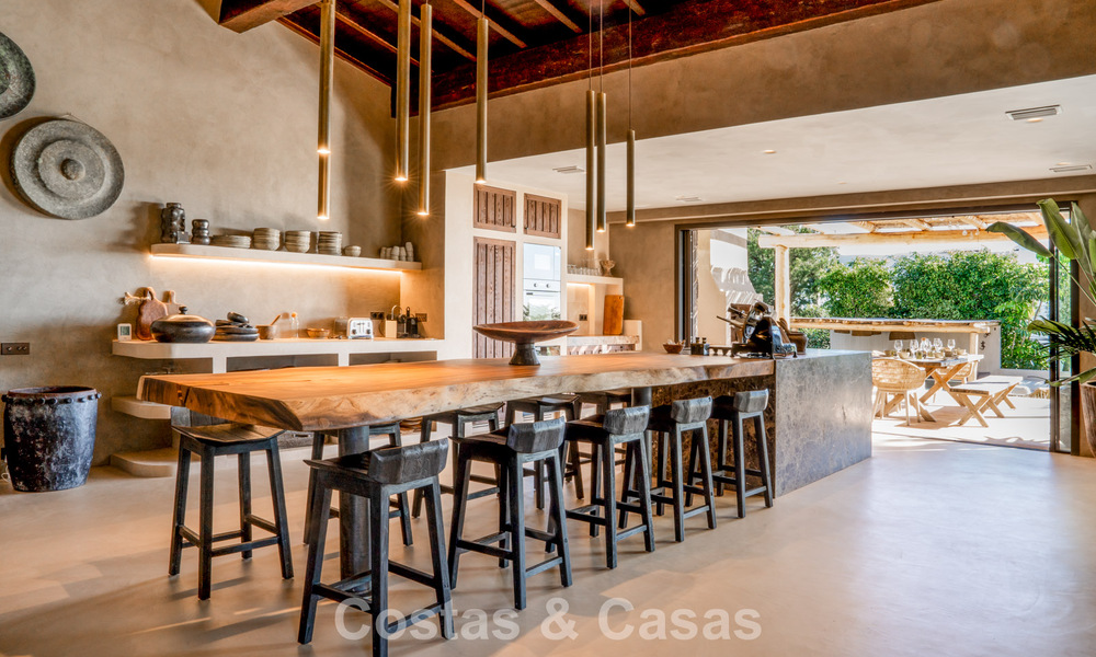 Villa prête à emménager, dans le style chic d'Ibiza, avec vue sur la mer, à vendre sur le nouveau Golden Mile entre Marbella et Estepona 787785