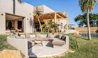 Villa prête à emménager, dans le style chic d'Ibiza, avec vue sur la mer, à vendre sur le nouveau Golden Mile entre Marbella et Estepona 787790 