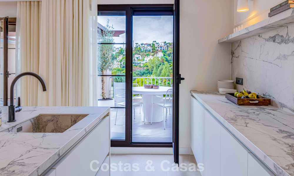 Penthouse d'angle contemporain, rénové et prêt à emménager, à vendre à Marbella - Benahavis 787898