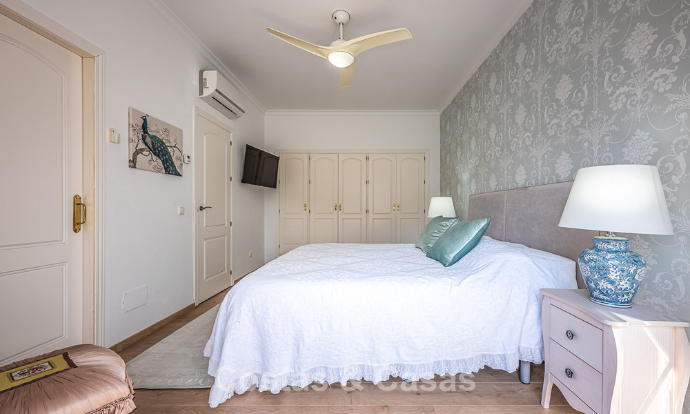 Villa de luxe méditerranéenne avec vue panoramique à vendre, nichée dans les collines verdoyantes de Marbella - Benahavís 789896