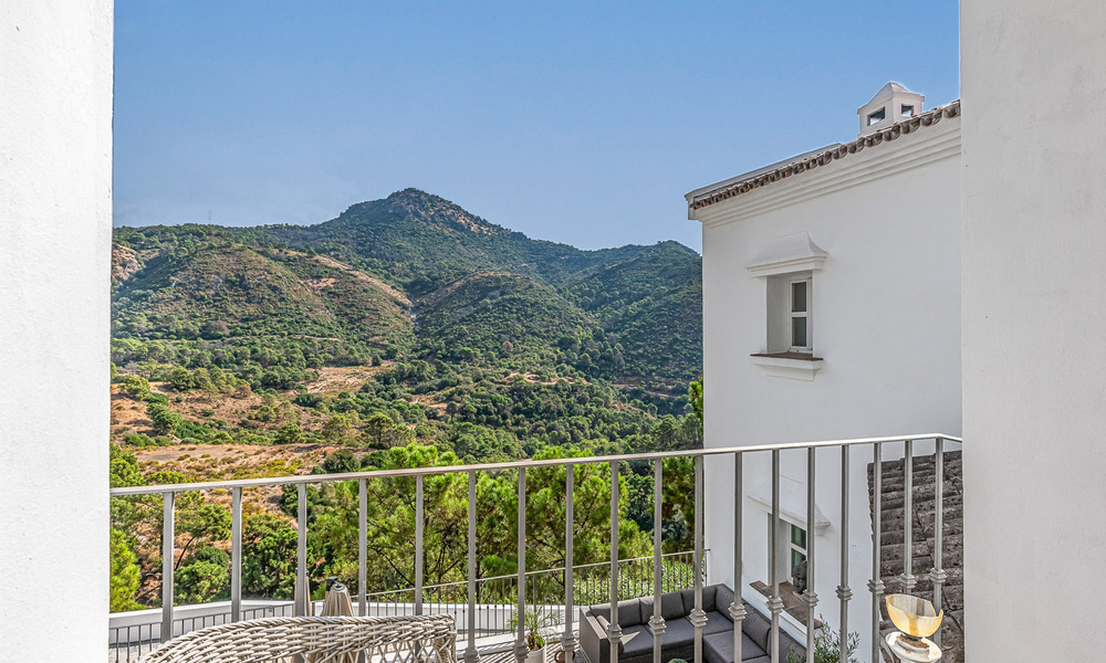 Villa de luxe méditerranéenne avec vue panoramique à vendre, nichée dans les collines verdoyantes de Marbella - Benahavís 789897