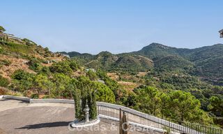 Villa de luxe méditerranéenne avec vue panoramique à vendre, nichée dans les collines verdoyantes de Marbella - Benahavís 789898 