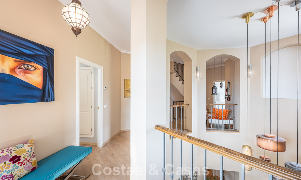 Villa de luxe méditerranéenne avec vue panoramique à vendre, nichée dans les collines verdoyantes de Marbella - Benahavís 789899