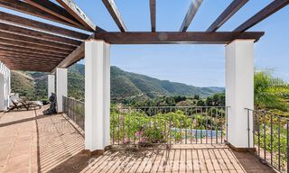Villa de luxe méditerranéenne avec vue panoramique à vendre, nichée dans les collines verdoyantes de Marbella - Benahavís 789906 