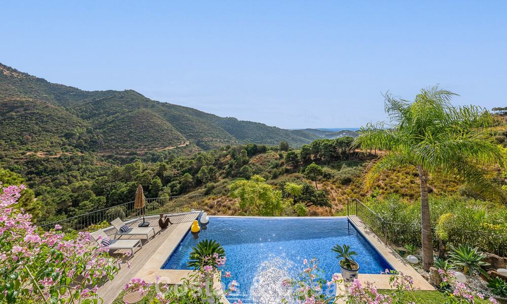 Villa de luxe méditerranéenne avec vue panoramique à vendre, nichée dans les collines verdoyantes de Marbella - Benahavís 789907