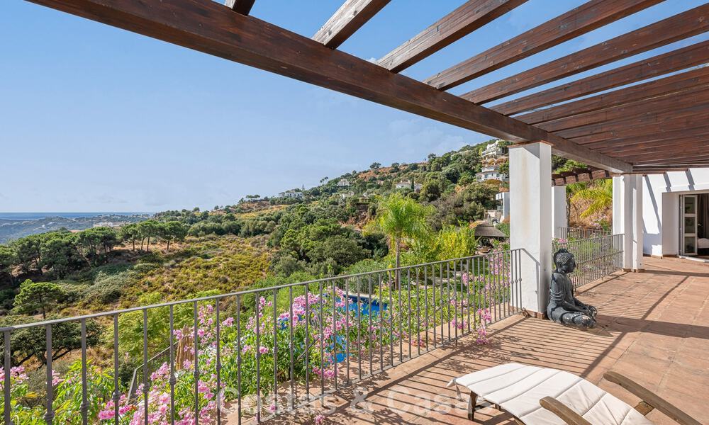 Villa de luxe méditerranéenne avec vue panoramique à vendre, nichée dans les collines verdoyantes de Marbella - Benahavís 789908