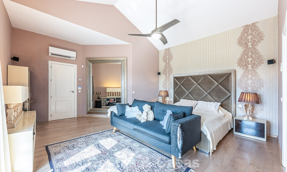 Villa de luxe méditerranéenne avec vue panoramique à vendre, nichée dans les collines verdoyantes de Marbella - Benahavís 789912