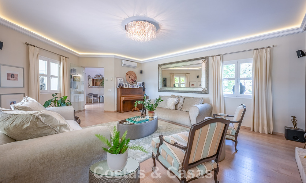 Villa de luxe méditerranéenne avec vue panoramique à vendre, nichée dans les collines verdoyantes de Marbella - Benahavís 789918