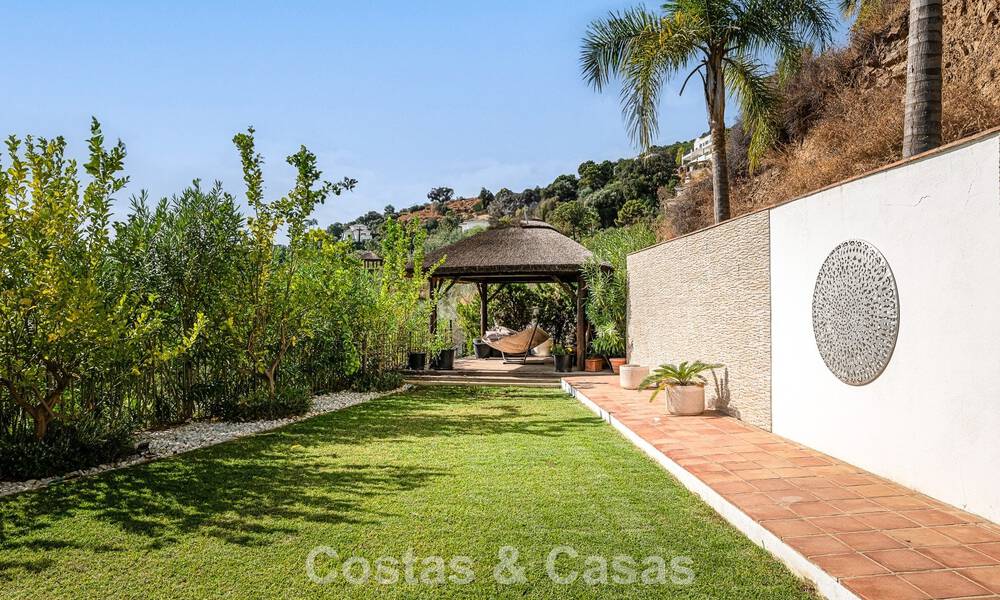 Villa de luxe méditerranéenne avec vue panoramique à vendre, nichée dans les collines verdoyantes de Marbella - Benahavís 789922