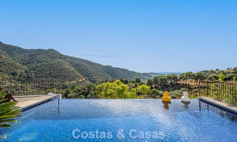 Villa de luxe méditerranéenne avec vue panoramique à vendre, nichée dans les collines verdoyantes de Marbella - Benahavís 789925