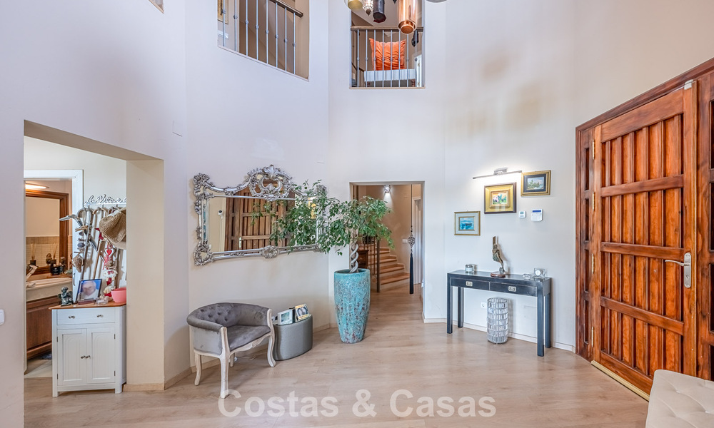 Villa de luxe méditerranéenne avec vue panoramique à vendre, nichée dans les collines verdoyantes de Marbella - Benahavís 789931