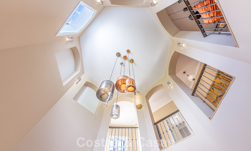 Villa de luxe méditerranéenne avec vue panoramique à vendre, nichée dans les collines verdoyantes de Marbella - Benahavís 789932