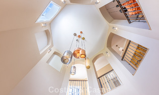 Villa de luxe méditerranéenne avec vue panoramique à vendre, nichée dans les collines verdoyantes de Marbella - Benahavís 789932 