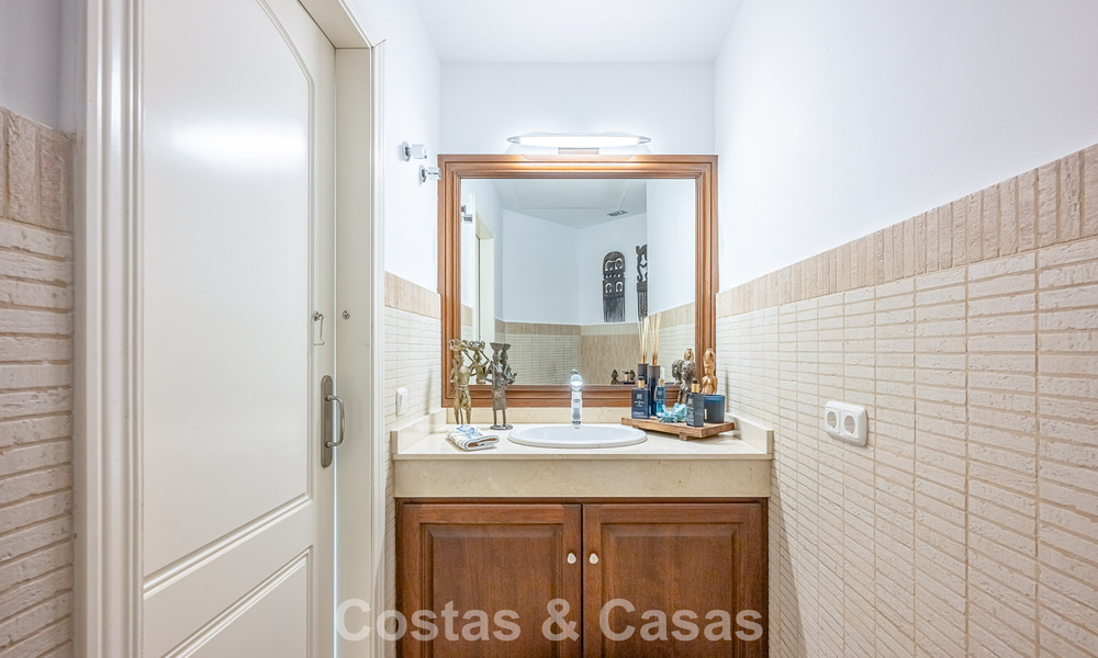 Villa de luxe méditerranéenne avec vue panoramique à vendre, nichée dans les collines verdoyantes de Marbella - Benahavís 789933