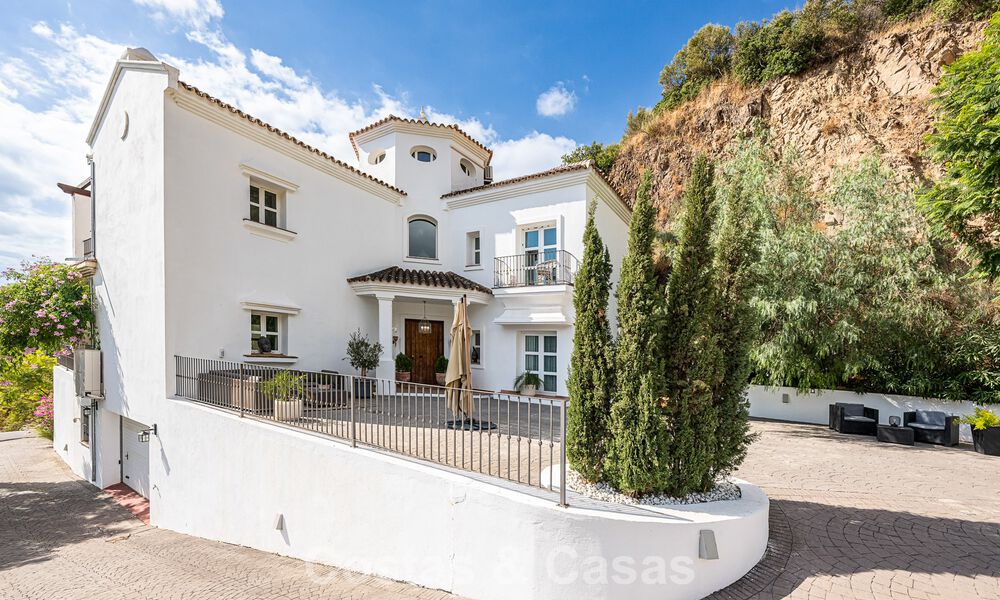 Villa de luxe méditerranéenne avec vue panoramique à vendre, nichée dans les collines verdoyantes de Marbella - Benahavís 789937