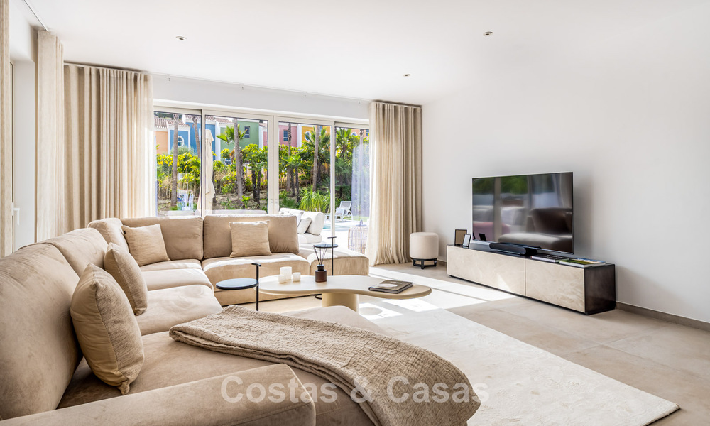 2 villas de luxe contemporaines à vendre, situées côte à côte à seulement 400 m de la plage à Casares, Costa del Sol 788025