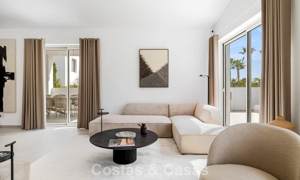 2 villas de luxe contemporaines à vendre, situées côte à côte à seulement 400 m de la plage à Casares, Costa del Sol 788076