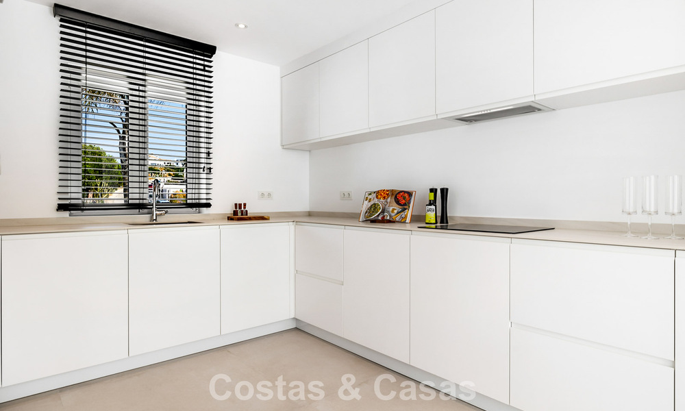 2 villas de luxe contemporaines à vendre, situées côte à côte à seulement 400 m de la plage à Casares, Costa del Sol 788079