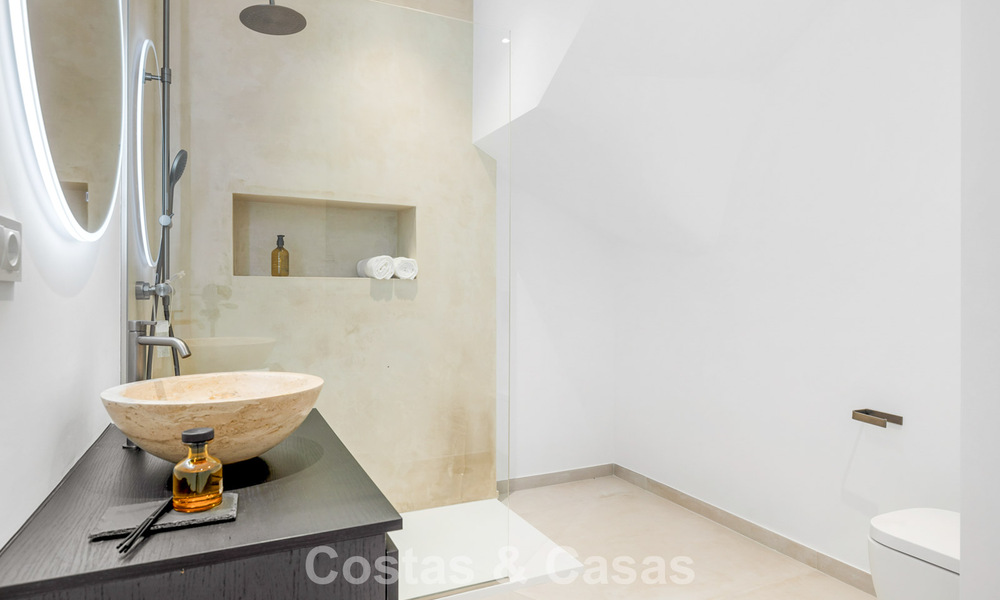 2 villas de luxe contemporaines à vendre, situées côte à côte à seulement 400 m de la plage à Casares, Costa del Sol 788087