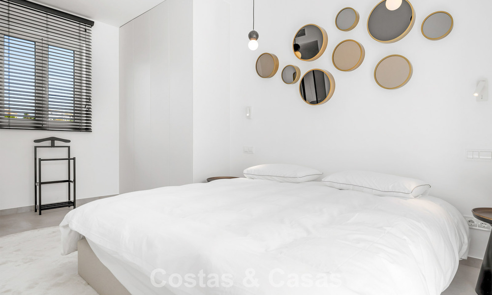 2 villas de luxe contemporaines à vendre, situées côte à côte à seulement 400 m de la plage à Casares, Costa del Sol 788093