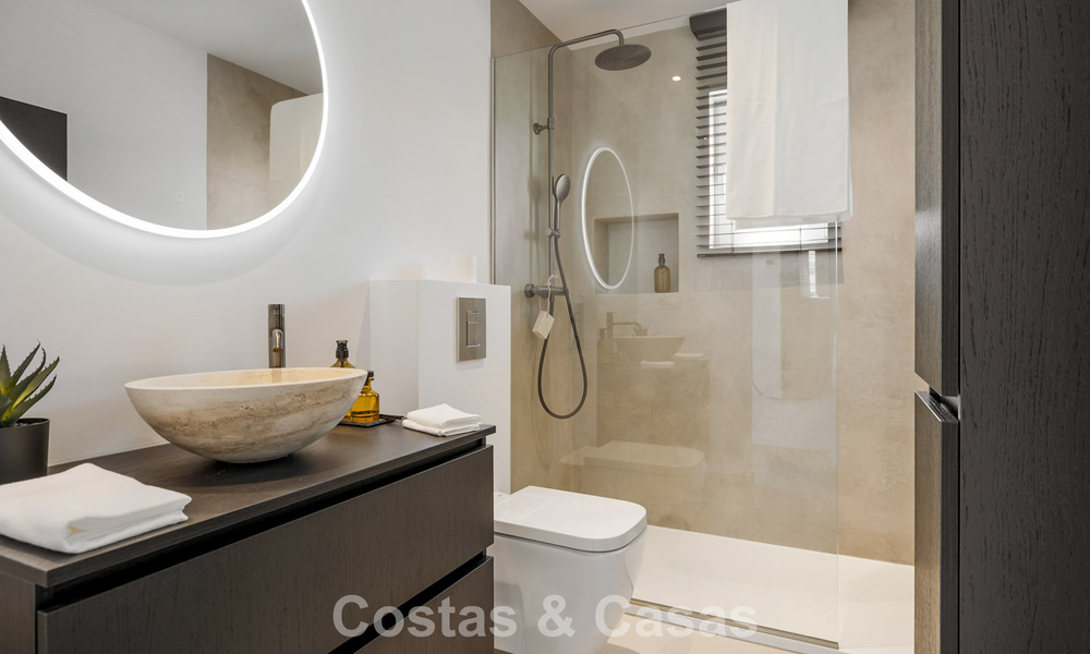 2 villas de luxe contemporaines à vendre, situées côte à côte à seulement 400 m de la plage à Casares, Costa del Sol 788094