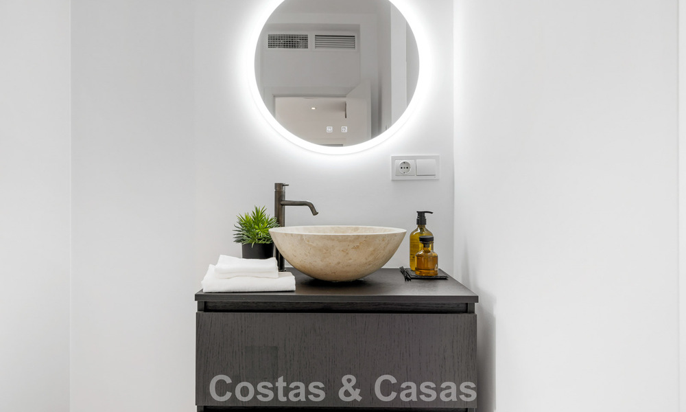 2 villas de luxe contemporaines à vendre, situées côte à côte à seulement 400 m de la plage à Casares, Costa del Sol 788097