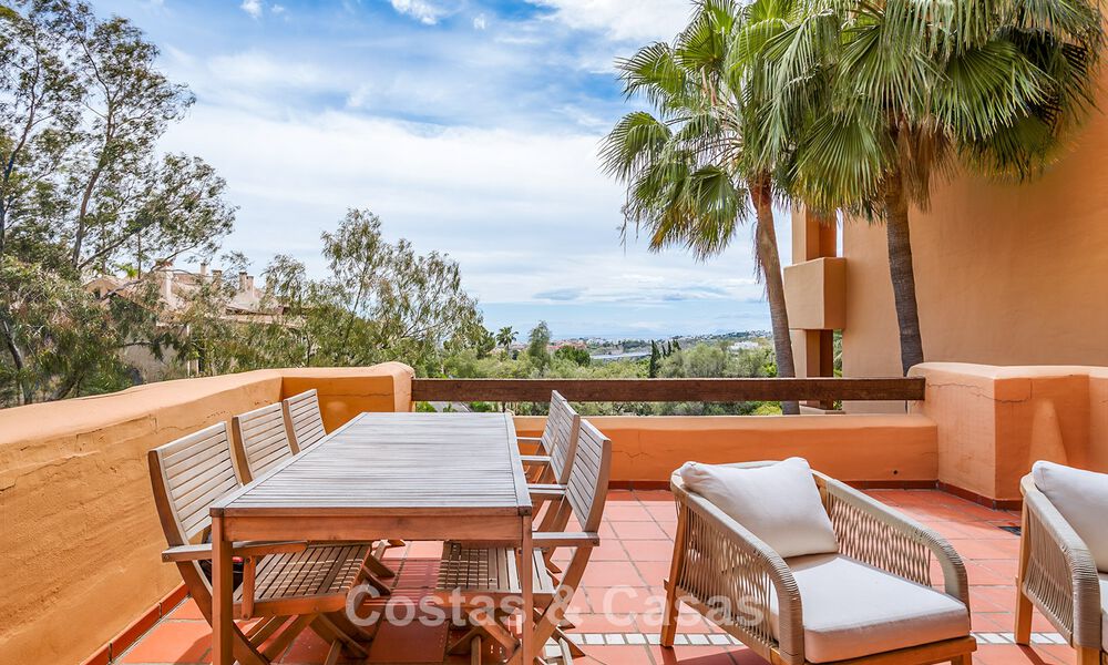 Appartement spacieux, prêt à emménager avec vue sur la mer à vendre à Benahavís - Marbella 787870