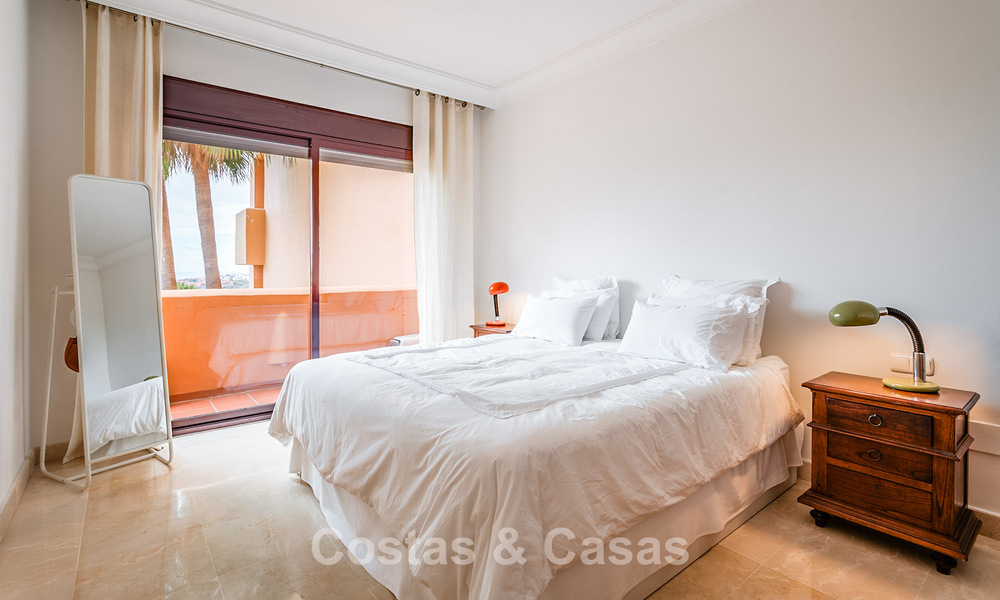 Appartement spacieux, prêt à emménager avec vue sur la mer à vendre à Benahavís - Marbella 787888