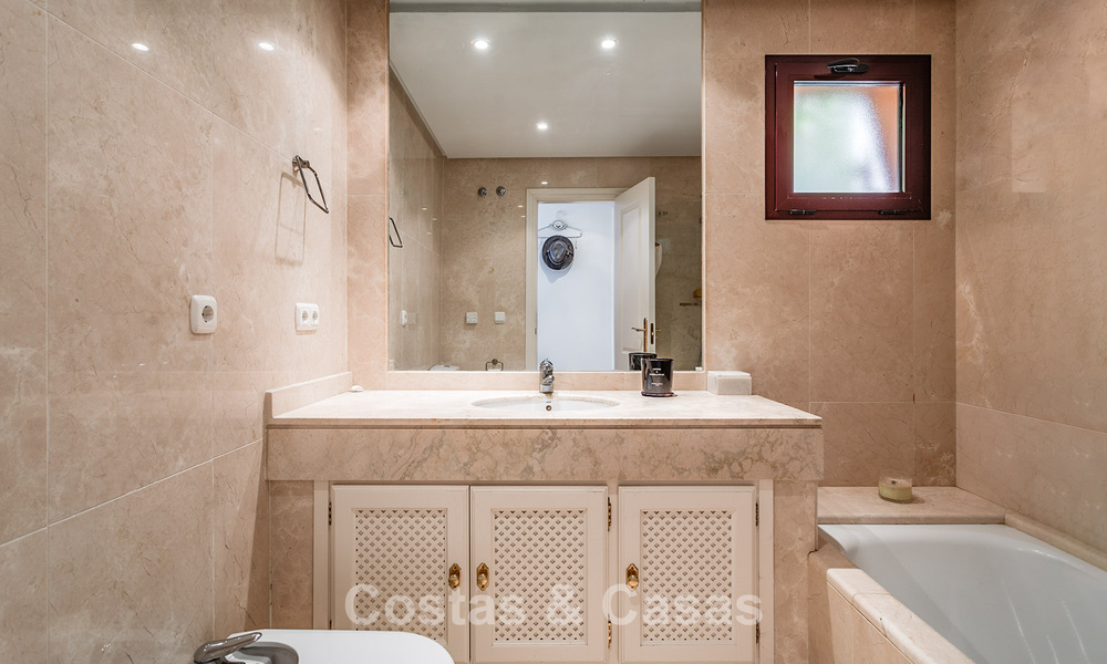 Appartement spacieux, prêt à emménager avec vue sur la mer à vendre à Benahavís - Marbella 787890