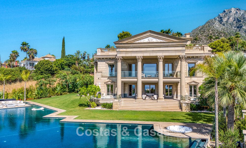 Magnifique villa néoclassique à vendre dans le prestigieux domaine privé et sécurisé de Sierra Blanca, Marbella 788213
