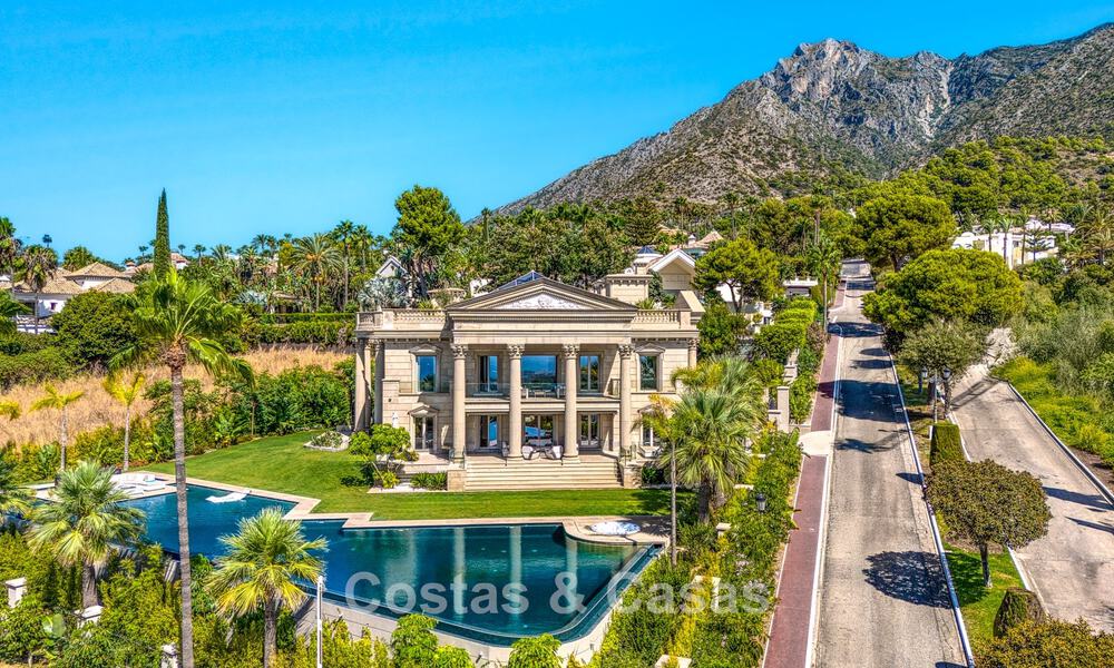 Magnifique villa néoclassique à vendre dans le prestigieux domaine privé et sécurisé de Sierra Blanca, Marbella 788214
