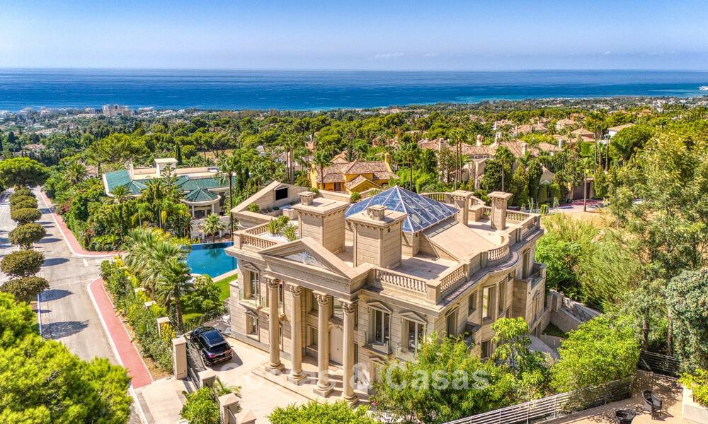 Magnifique villa néoclassique à vendre dans le prestigieux domaine privé et sécurisé de Sierra Blanca, Marbella 788215