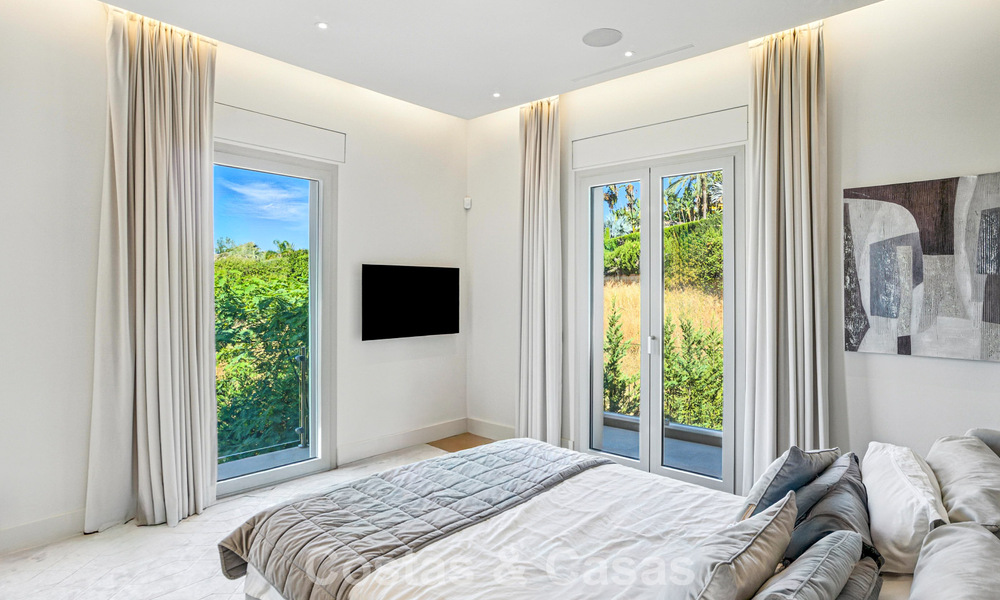 Magnifique villa néoclassique à vendre dans le prestigieux domaine privé et sécurisé de Sierra Blanca, Marbella 788222