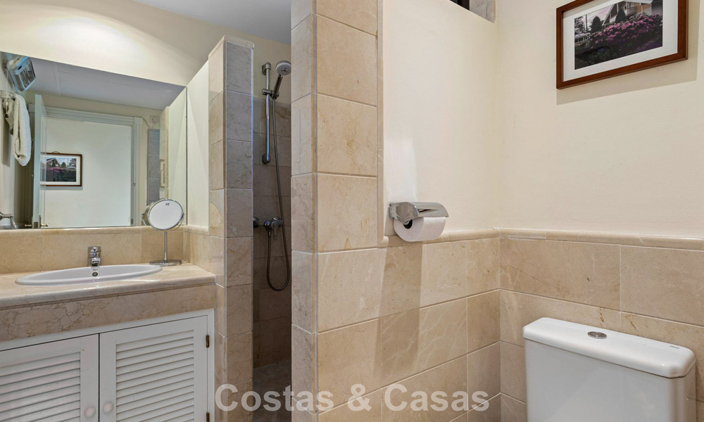 Appartement d'angle, prêt à emménager, à vendre dans un complexe de golf sur les hauteurs de Marbella - Benahavís 788244