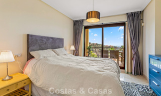 Appartement d'angle, prêt à emménager, à vendre dans un complexe de golf sur les hauteurs de Marbella - Benahavís 788262 