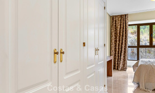 Appartement d'angle, prêt à emménager, à vendre dans un complexe de golf sur les hauteurs de Marbella - Benahavís 788265 