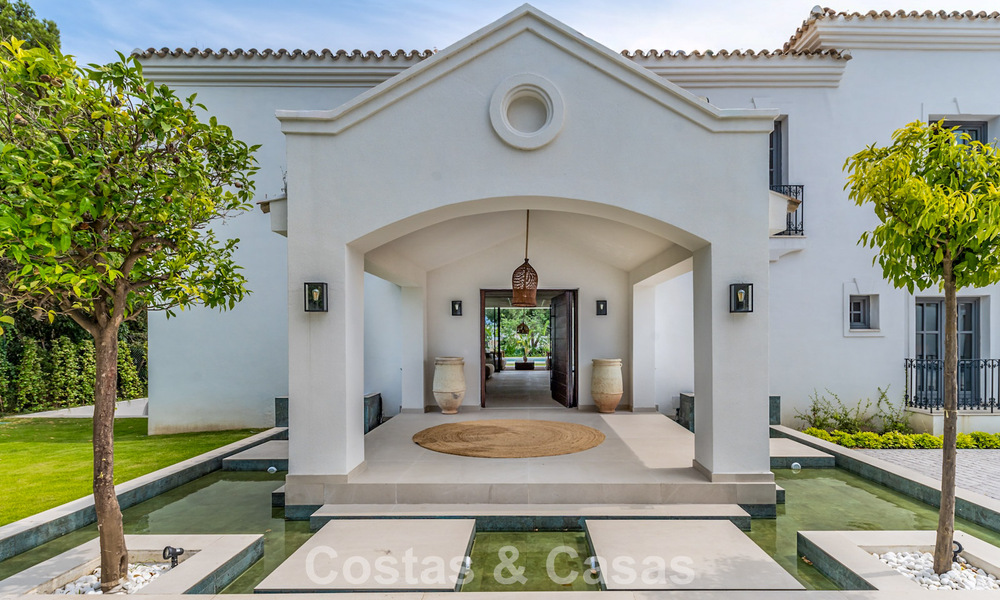 Magnifique villa de luxe à l'architecture andalouse intemporelle, à vendre sur le Nouveau Golden Mile, entre Marbella et Estepona 788358