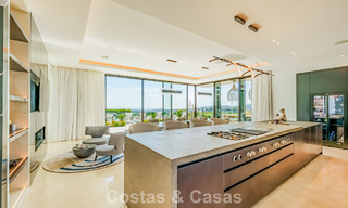 Villa de luxe haut de gamme avec vue panoramique sur la mer à vendre dans un complexe prestigieux, Benahavis - Marbella 788432 